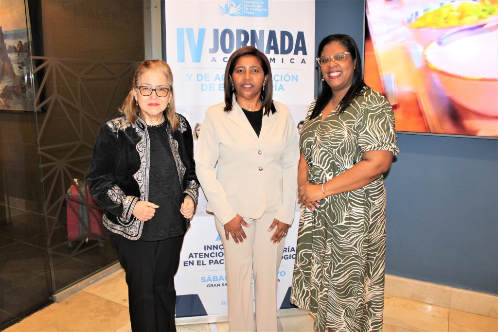 Rosa Haydeé Vassallo, Anastasia De Los Santos y Ángela Grano de Oro.